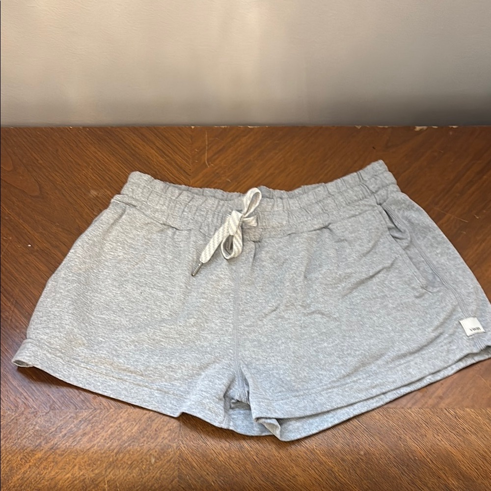 Vuori Gray Athletic Shorts with Elastic Waistband